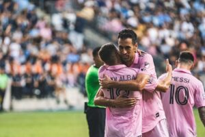 Jordi Alba Instagram - Estamos en la final!! 💪🏻 Otro paso más del equipo y ahora con ganas de pelear juntos de nuevo el sábado para conseguir el título, vamos! 💗🖤