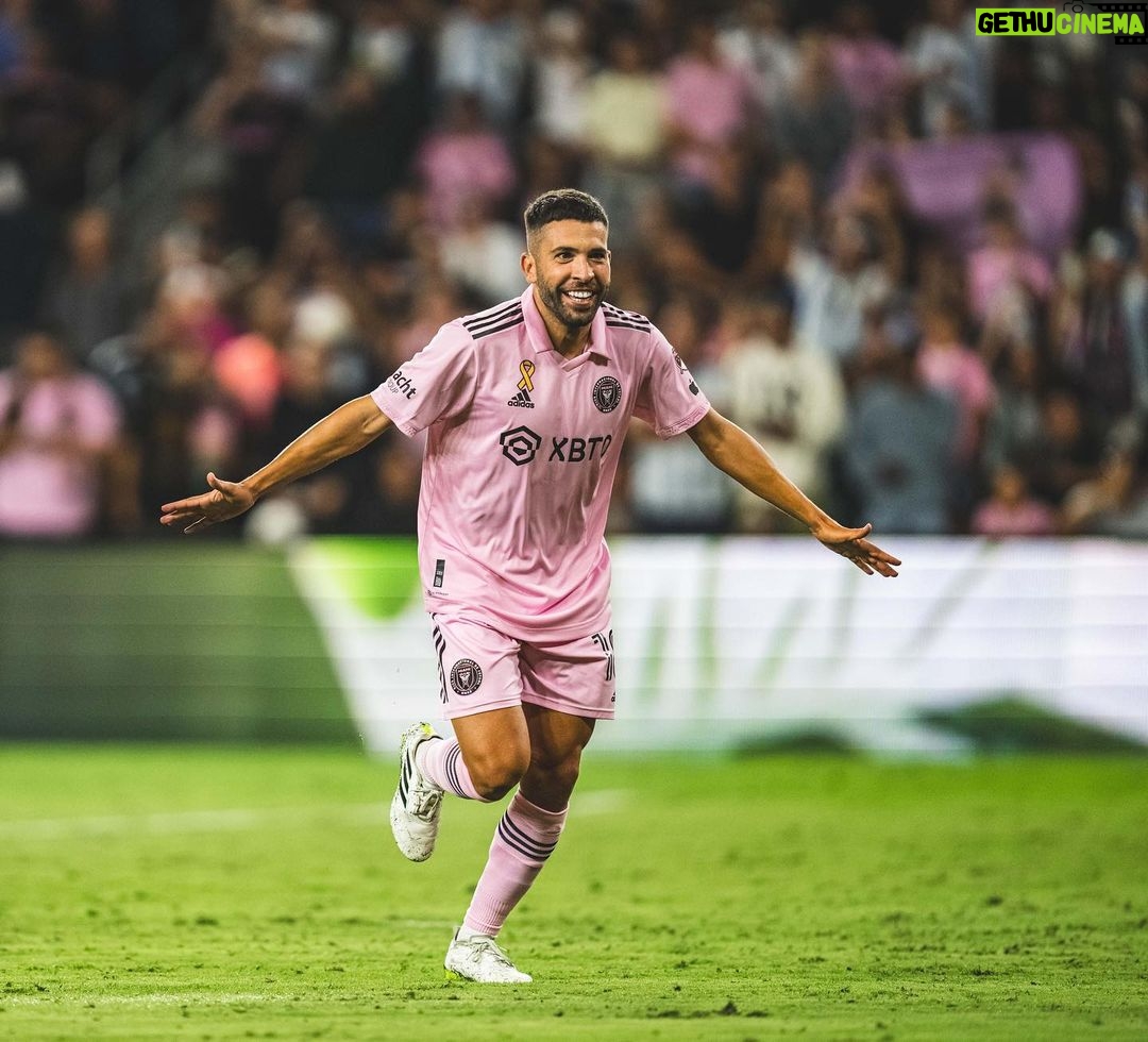 Jordi Alba Instagram - Victoria importante en una salida difícil como LA para seguir nuestro camino en la @mls… vamos!!