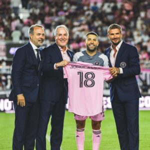 Jordi Alba Instagram - Gran noche, muy feliz de iniciar este nuevo reto con una victoria importante del equipo y el recibimiento tan cariñoso de la gente. Gracias Miami, seguimos!! 🦩