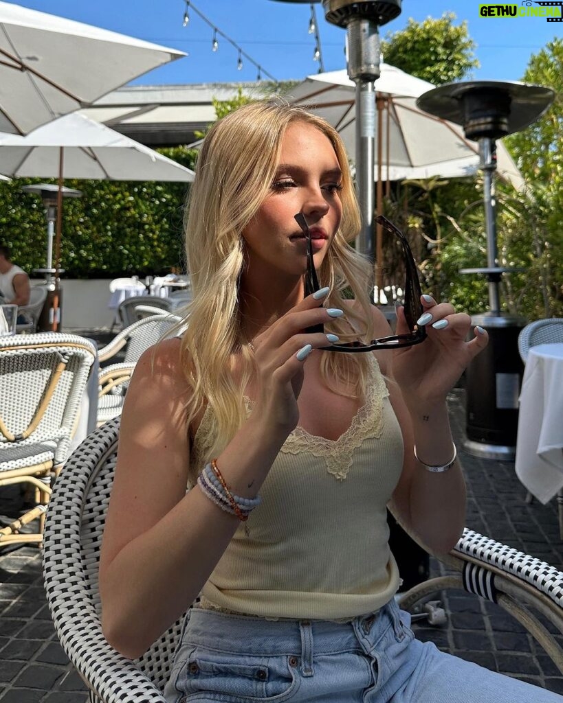 Jordyn Jones Instagram - is it really a ladies lunch without a photo shoot Cecconi's