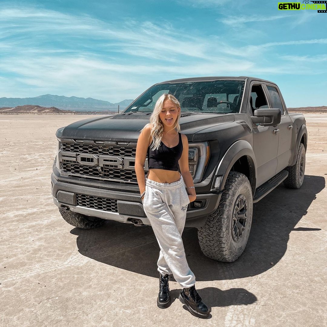 Jordyn Jones Instagram - built tough 8.1m 🤎 Middle of Nowhere