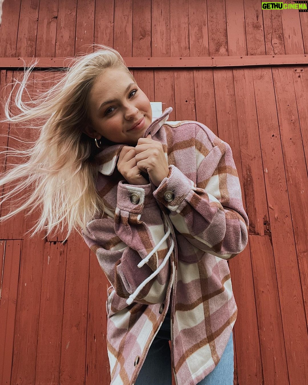 Jordyn Jones Instagram - thankful 🌱♥️ Kalamazoo, Michigan