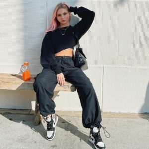 Jordyn Jones Instagram - my hair & shoes giving me neapolitan vibes 🍦🤎