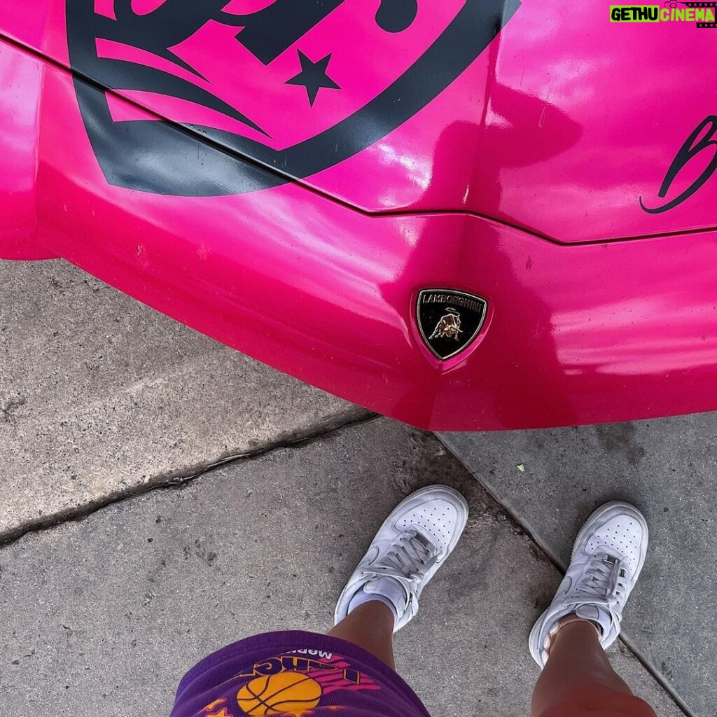 Jordyn Jones Instagram - new wrap reveal for @goldrushrally thanks to @lussolv 💘💘 can’t believe i’m driving this machine from vegas to miami… Scottsdale, Arizona