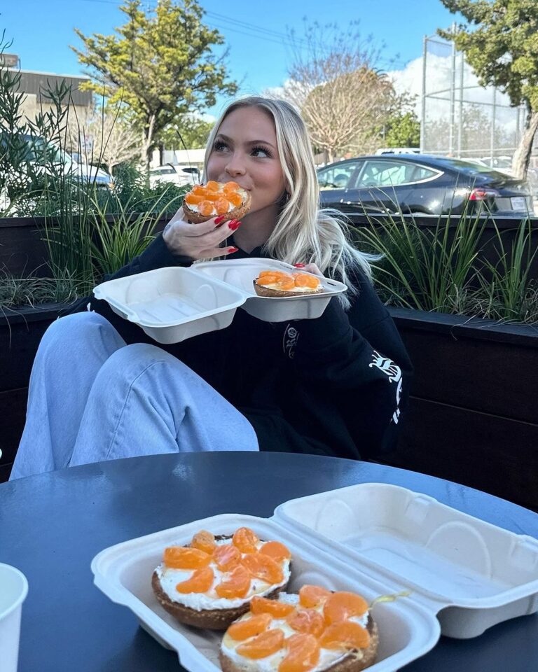 Jordyn Jones Instagram - and her juicy bagel