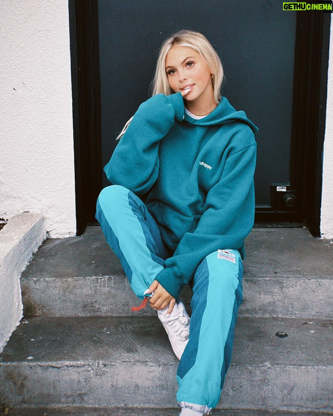 Jordyn Jones Instagram - iām moody like my hoodie š Los Angeles, California