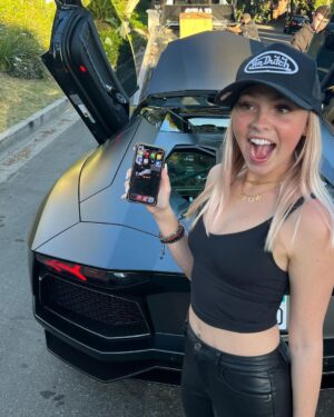 Jordyn Jones Instagram - I JUST BOUGHT AN AVENTADOR LP700-4 ROADSTER ❤️‍🔥❤️‍🔥 just in time for these amazing gas prices 😵‍💫 plz enjoy these videos of me taking delivery of my first supercar 🤭 also peep the pic with my lockscreen because manifestation is real ♓️ #V12Girl