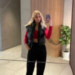 Jordyn Jones Instagram - idk what to caption this so hi i’m officially 3 months vegan today & i cant believe i waited 21 years to make that change. 🌱♥️ Los Angeles, California