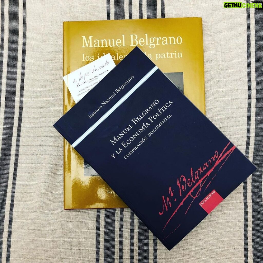 Jorge Ernesto Lanata Instagram - Hoy me llegaron estos dos libros de parte de un descendiente de #ManuelBelgrano! #gracias #patriotas #lanata #lanatatv #jorgelanata #argentina