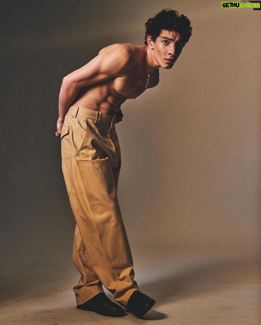 Jorge López Instagram - Ciao Italia!!! questo mese in tutte le vetrine del Paese 🇮🇹❤️🔥 @iconmagazine , @giampaolosgura ❤️🔥🇮🇹 Milan, Italy