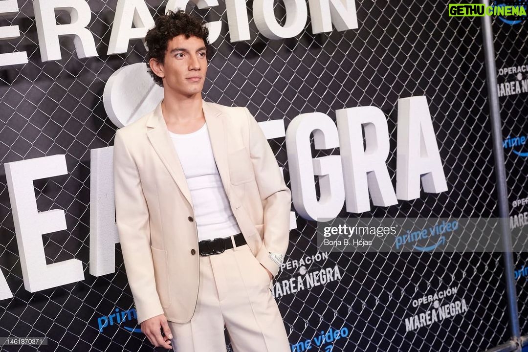 Jorge López Instagram - Premiere “operación marea negra 2” Otro sueño hecho realidad , esta vez de la mano de personas integras y solidarias que me impulsaron a seguir creciendo y expandiendo cómo profesional y ser humano. Gracias Infinitas @ficcionproducciones , @primevideoes , @primevideobr , @primevideopt . Nunca olvidaré la noche en que presentamos este trabajo, que para mi es el resultado de un proceso creativo que involucró infinitos retos, quizás los más hasta el momento. con la sala llena y mis amigos allí presentes, solo puedo concluir que lo esencial es invisible a los ojos. El ultimo video me hizo el día ♥️😂 #OMN2 #operacionmareanegra2 Cine Callao