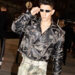 Jorge López Instagram - @balmain for @olivier_rousteing 🖤🫧. una vez más un despliegue muy propio y honesto de tu creatividad, un placer estar presente una vez más. Inolvidable @olivier_rousteing 🥺.. hasta con mi canción favorita!!!!.. ahí nos desordenamos @nathypeluso @jonkortajarena 🤣😍, ay que lindo fue.. Thanks so much 28/9/22 . Pal diario de vida .. “ Bendecidos por @cher ” Paris, France