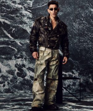 Jorge López Instagram - @balmain for @olivier_rousteing 🖤🫧.

una vez más un despliegue muy propio y honesto de tu creatividad, un placer estar presente una vez más. 
Inolvidable  @olivier_rousteing 🥺..
hasta con mi canción favorita!!!!.. ahí nos desordenamos @nathypeluso @jonkortajarena 🤣😍, ay que lindo fue.. 

Thanks so much 

28/9/22 .  Pal diario de vida ..
“ Bendecidos por @cher ”