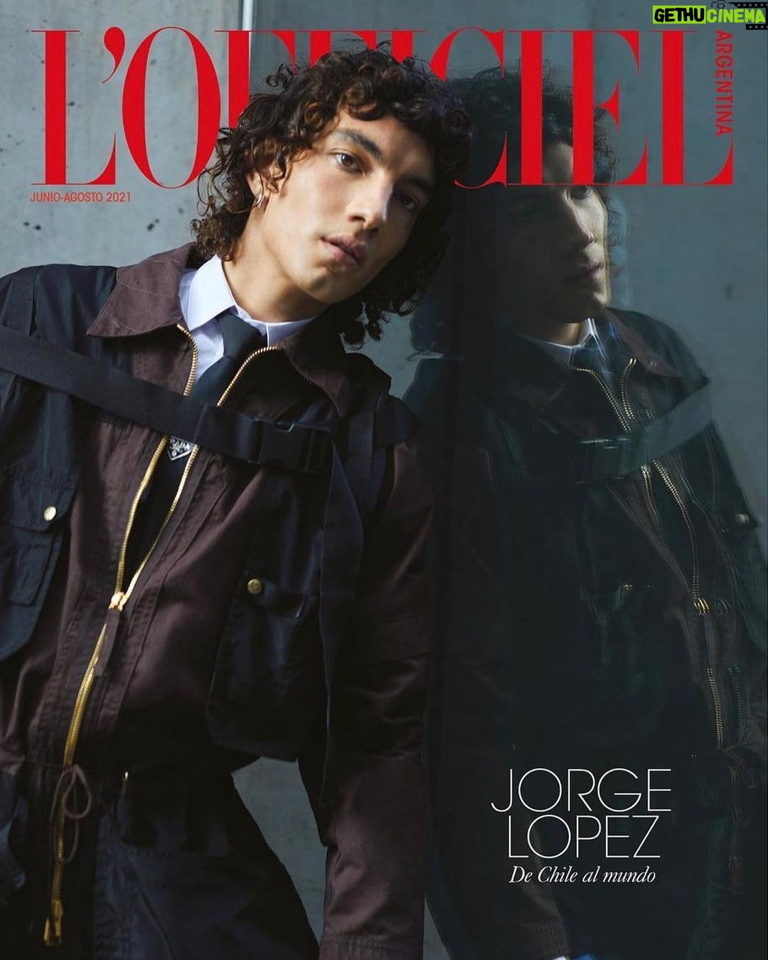 Jorge López - 813.7K Likes - Mis dos primeros hogares♥️
🇨🇱🇦🇷
en todos los quioscos de su pais 📝