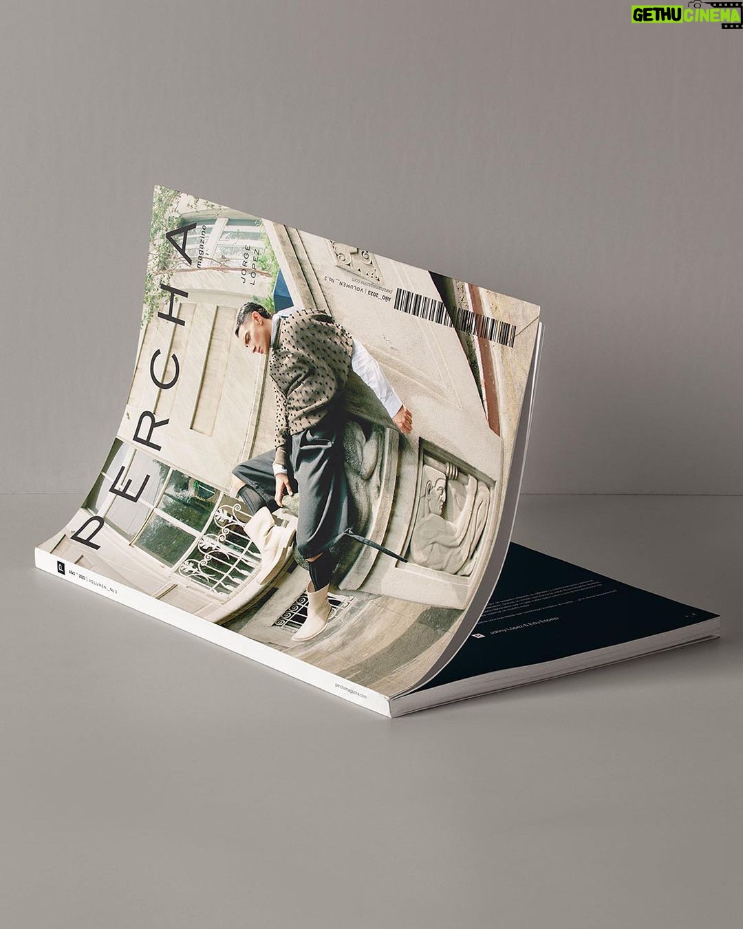 Jorge López Instagram - ¡ESTRENAMOS NUESTRO VOLUMEN N°3! Ese momento de conciencia absoluta en que decides desacelerar, reencontrar y simplemente disfrutar, así como se gozó esta sesión con @jorgelopez_as Editor en Jefe @bienfufurufo Fotografía @izackmr Director Creativo & de Moda @edu.espejo MUA @chentechapitas Hair @izmael_padilla Asistente de Grooming y Barber @moctemontoya Coordinadora de Moda @rislasd Asistente de Foto @josehernandezfoto Agradecemos las facilidades otorgadas a @_maison_celeste para el uso de sus instalaciones. PR @peperincon Management & Media @inkentourage Look Portada @dior Look Portada Beauty @ferragamo Historia Completa | Link en Bio ☝🏾 Adquiere tu Volumen N°3 en el Link en Bio ☝🏾 #perchamagazine #jorgelopez #jorgelopezxpercha #cover