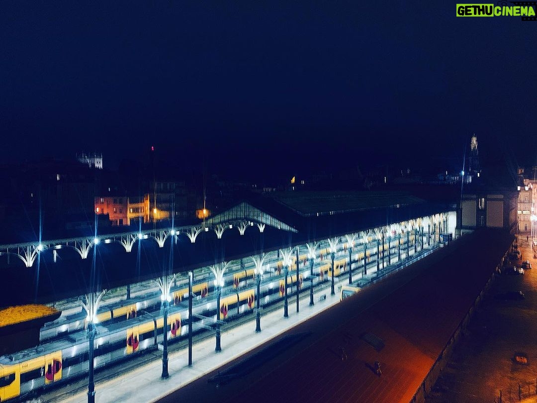 José Pedro Vasconcelos Instagram - Poupem, poupem-se, poupem-nos! Andem sobre carris é ovo de Colombo @cp_comboiosdeportugal