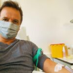 José Pedro Vasconcelos Instagram - Feito, façam o favor de dar sangue. Não custa, não dói. Boas festas e sejam felizes IPOLisboa