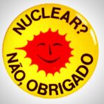 José Pedro Vasconcelos Instagram - Há mais de 40 anos que se discute a energia nuclear em Portugal. A hipótese meramente académica só nos pode dar vontade de rir e chorar, o lixo radioativo, a iminente sensação de bomba relógio não se compadecem com o nosso historial de desresponsabilização e desenrasque endémico. O mundo avança a fundo nas renováveis e nós discutimos passado, sempre no passado…