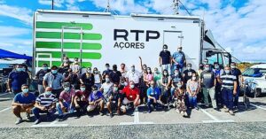 José Pedro Vasconcelos Instagram - Esta semana fiz parte de uma equipa que estreou as emissões em HD (alta definição) nos Açores, para mim foi importante e alimentou o amor que tenho a estas ilhas. @tatianaourique e @gracamonizealmeida foram extraordinárias anfitriãs. Há projectos que sublinham o gozo de estar no ar. Quando me quiserem eu volto. Muito obrigado @rtpacores @rtppt