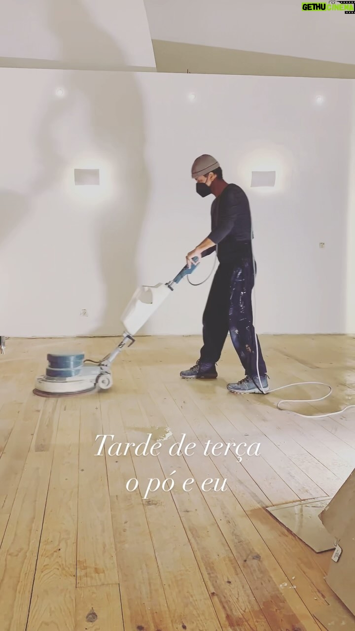 José Pedro Vasconcelos Instagram - Já afagaste hoje? imani - country house