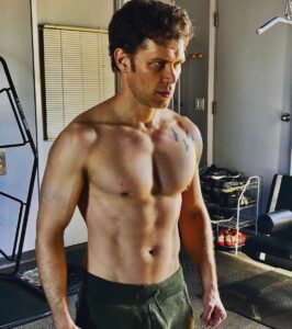 Joseph Morgan Instagram - Before the blood… This was taken right before I shot the scene coming out of the pool of blood in @dctitans I trained hard with @nunodesalles76 for 6 months 5/6 times a week, all vegan diet.