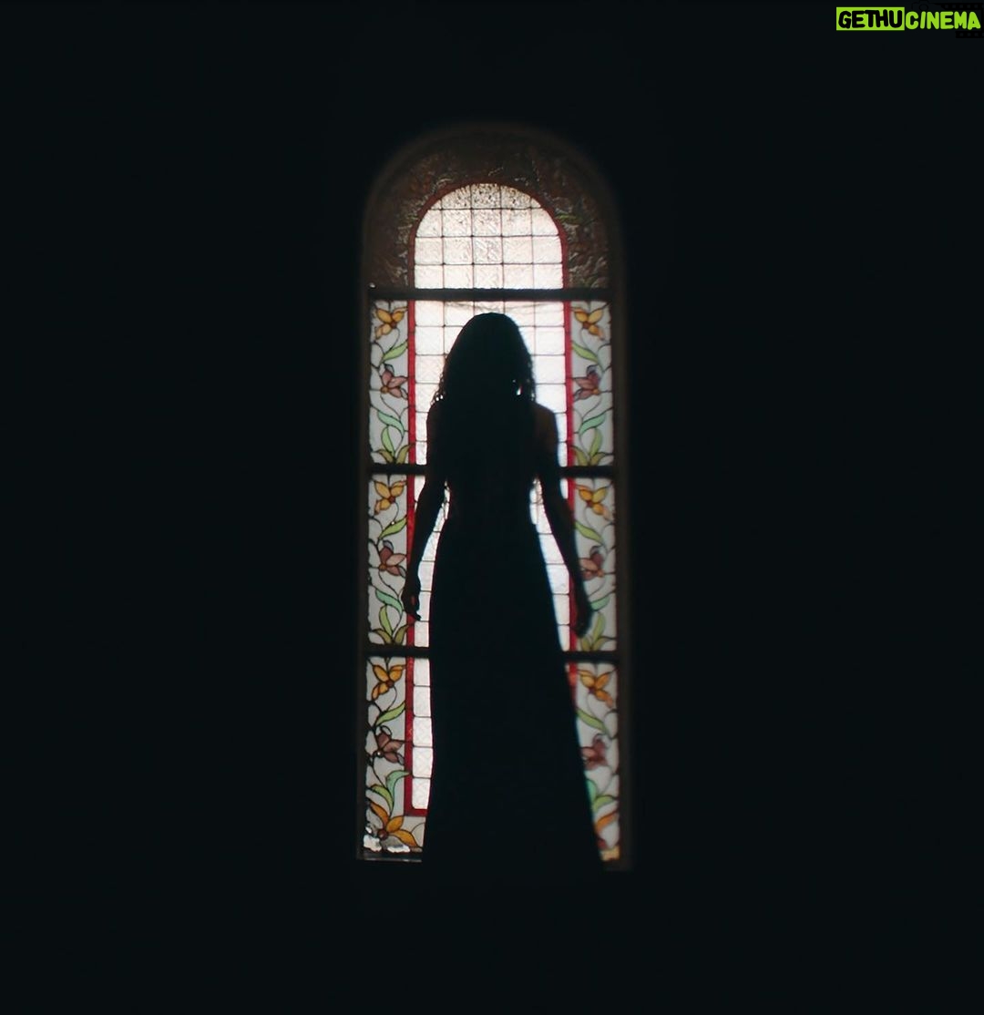 Joseph Morgan Instagram - Watch the VAMPIRE music video now. Link in bio! This new single by @misspersiawhite is haunting and beautiful. It’s the first release from her album SHADES OF BLACK, out June 30th. Let us know what you think. @mristof @compact_crew