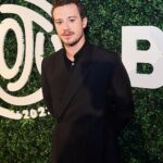 Joseph Quinn Instagram - Thank you @britishgq for having me as one of your MOTY 2022 honourees. And thank you as ever to @dior for them vêtements.