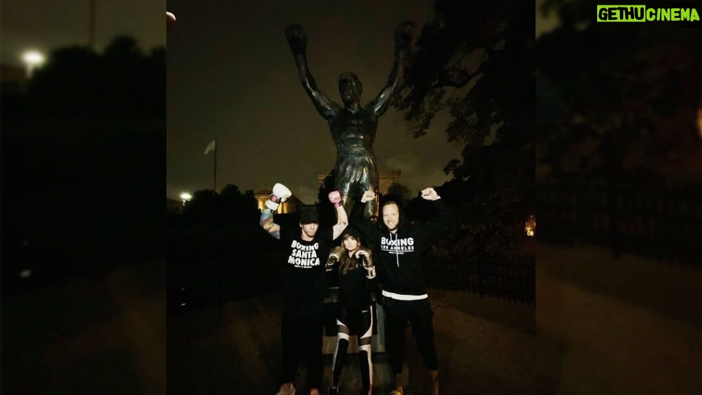 Josh Dun Instagram - Trained every day for the past two weeks with @glennholmesla but boxing at the rocky steps in philly before the gig was probably the highlight. Rocky Steps