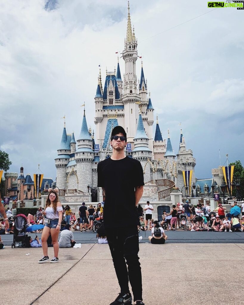 Josh Dun Instagram - i thought i was going to the dentist office but instead spent the day at @waltdisneyworld. thanks mickey for the fun birthday prank