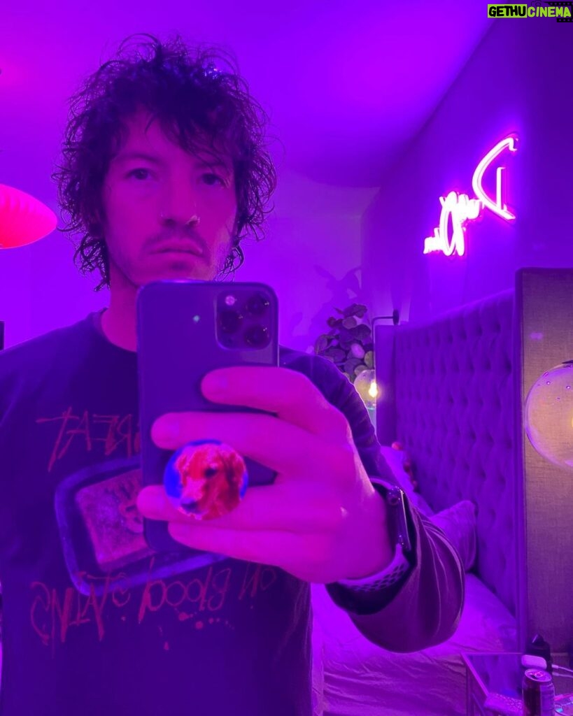 Josh Dun Instagram - photo of my new pop socket
