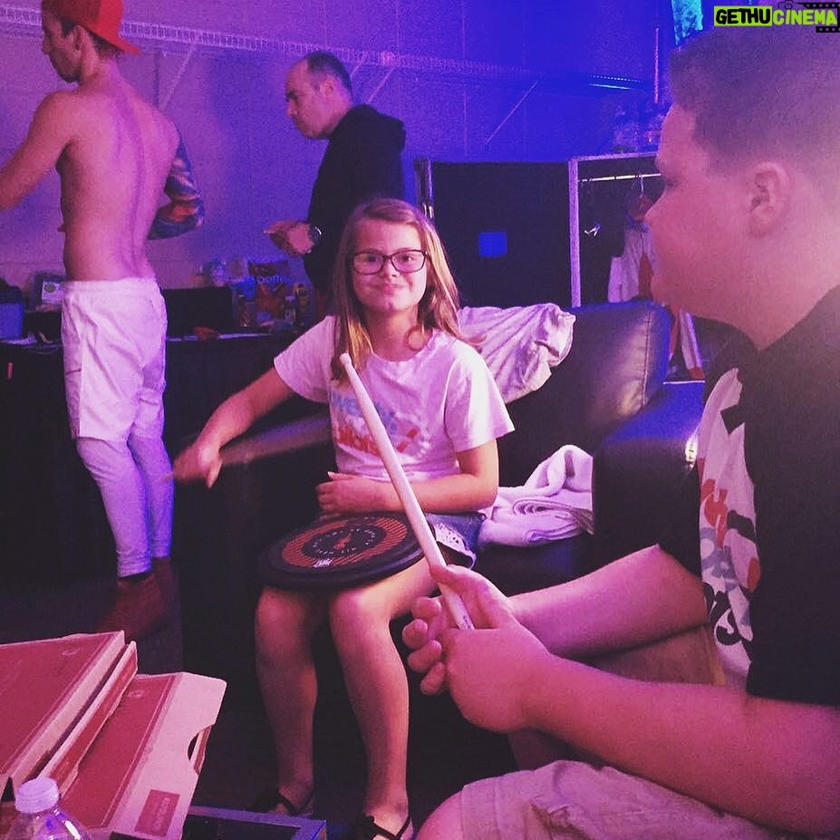 Josh Dun Instagram - post shows are just drums, pizza, and chill with the #crew. #ERS2016