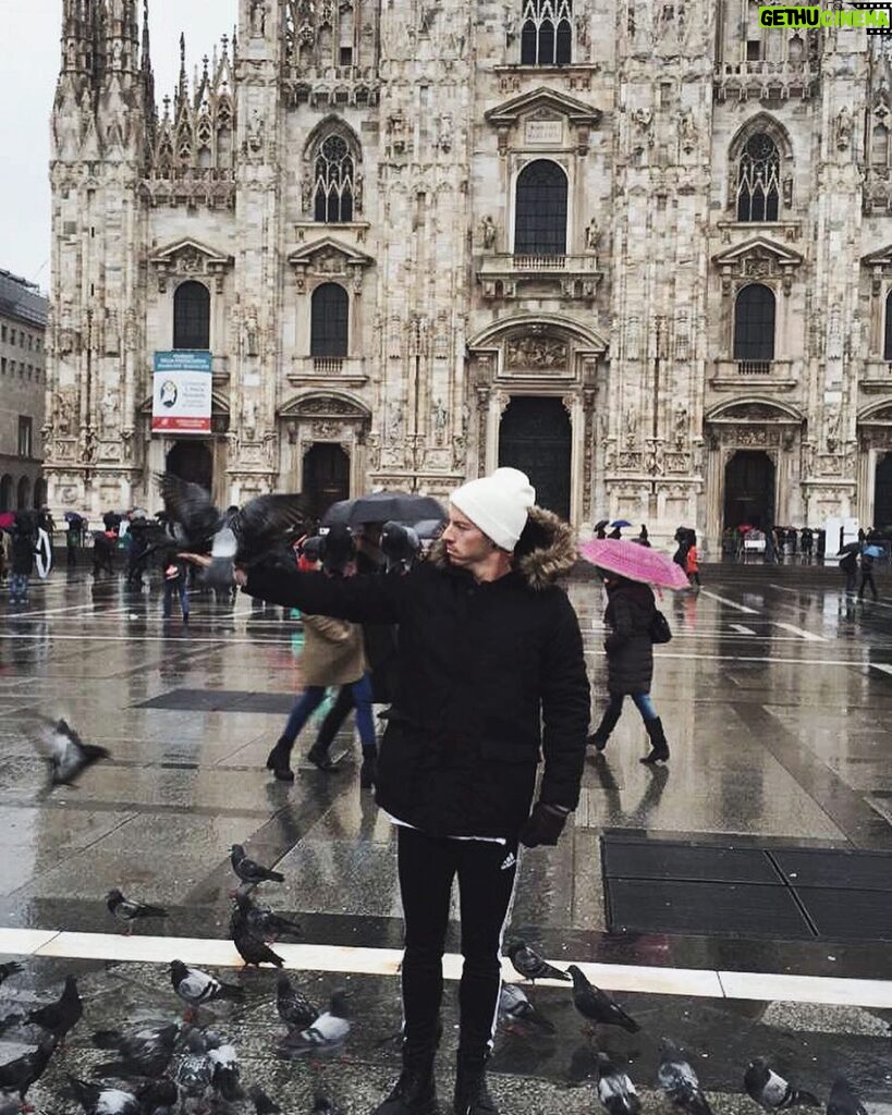 Josh Dun Instagram - prego, birds. Duomo - Milano City Club and Events