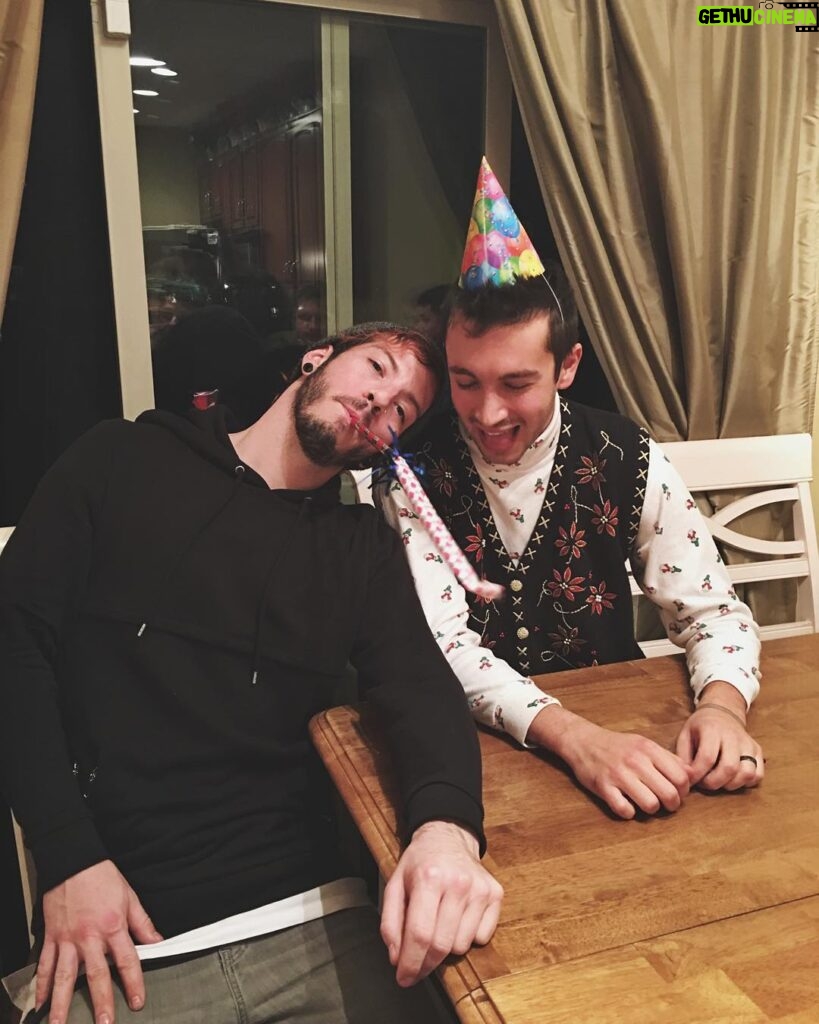 Josh Dun Instagram - happy early birthday or whatever tyler