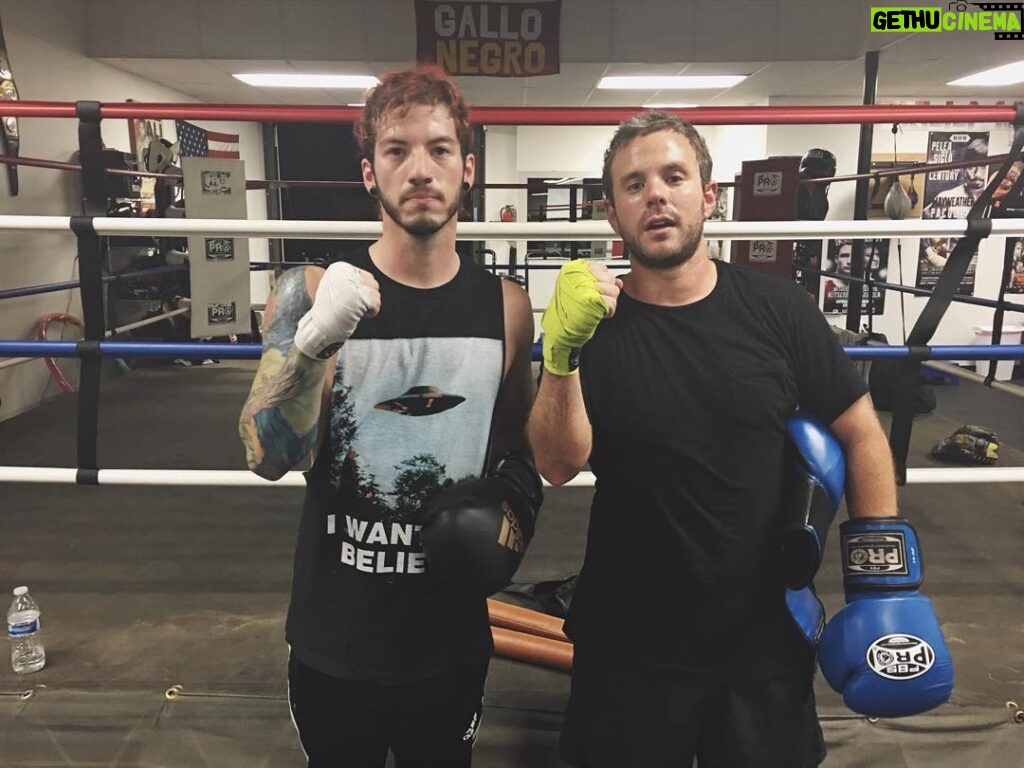 Josh Dun Instagram - Boxing Day with @alexbittan