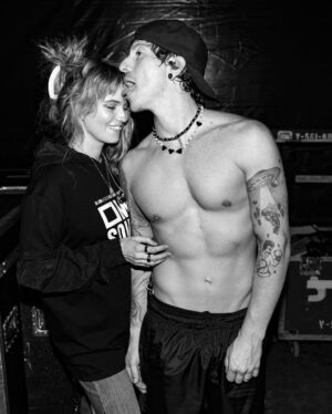 Josh Dun Instagram - happy valentine’s day absolute love of my life @debbyryan