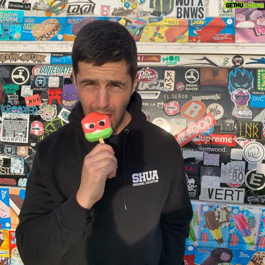 Josh Peck Instagram - I made merch and its on sale but only till midnight and also ice cream is delicious especially in ninja turtle form. Link in bio, love you.