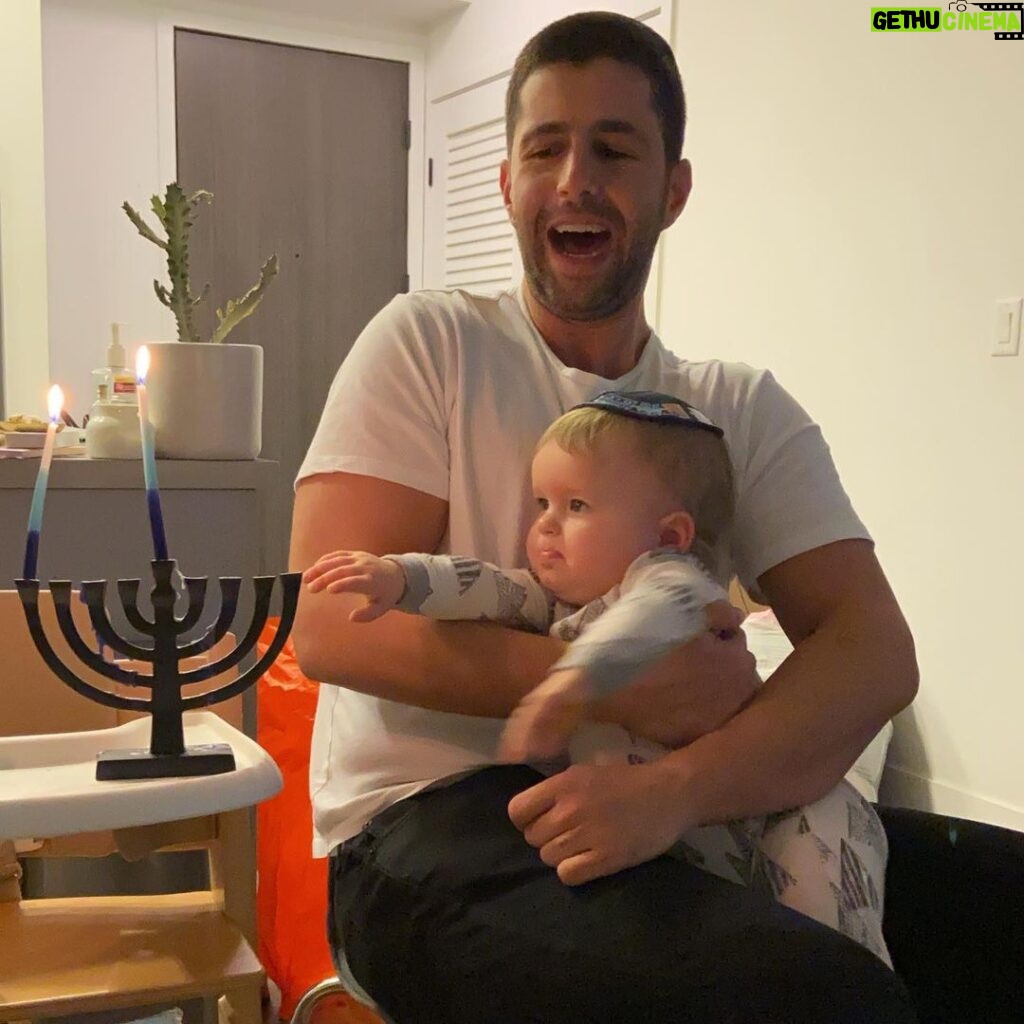 Josh Peck Instagram - Happy Hanukkah y’all. Swipe to see how this picture really went ahaha