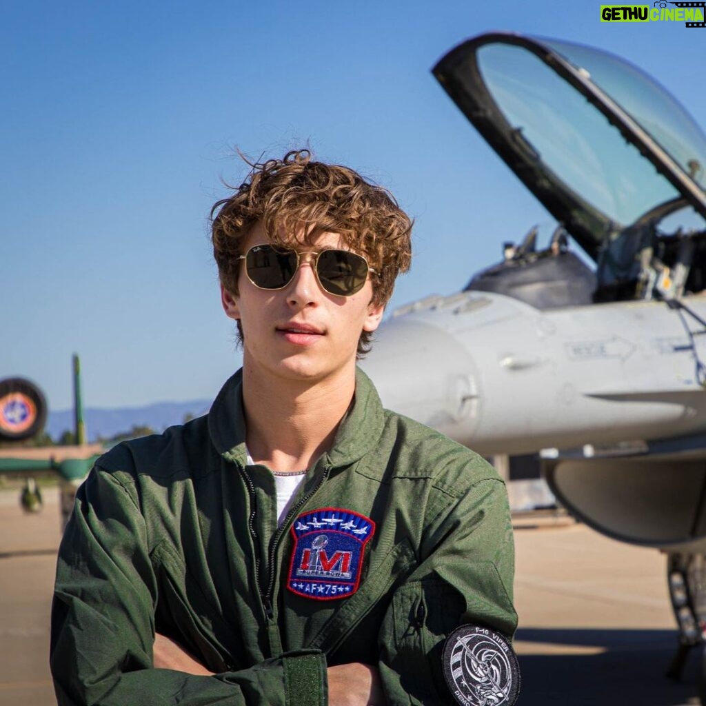 Josh Richards Instagram - Yo mom I flew an airforce jet