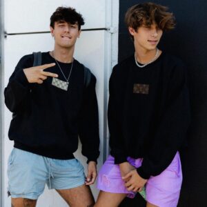 Josh Richards Instagram - ʇı 𝖕ǝʇɔǝɟɹǝ𝖉 ǝʍ ǝʞı𝖑 𝖘ɯǝǝ𝖘 ʇ𝕴
 ‘ʇıɥ𝖘 𝖚ıʞɔǝɹʍ 𝖕𝖚ɐ 𝖉𝖓 𝖚ıʞɔ𝖓ɟ 𝖘ʎɐʍ𝖑∀