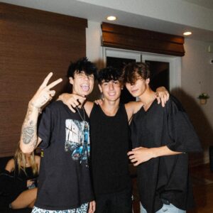 Josh Richards Instagram - Was a night to remember with the brothers! Happy birthday to the boy coop daddy🔥 love ya bud🖤