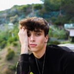 Josh Richards Instagram – 𝗕𝗼𝘆𝘀 𝘁𝗵𝗼𝘂𝗴𝗵𝘁 𝘄𝗲 𝘀𝗵𝗼𝘂𝗹𝗱 𝗻𝗼𝘁𝗰𝗵 𝗼𝘂𝗿 𝗲𝘆𝗲𝗯𝗿𝗼𝘄𝘀, 𝗻𝗲𝘅𝘁 𝘁𝗵𝗶𝗻𝗴 𝗜 𝗸𝗻𝗼𝘄 𝘁𝗵𝗲 𝗿𝗮𝘇𝗼𝗿 𝘁𝗵𝗮𝘁 𝗜 𝘀𝗵𝗮𝘃𝗲 𝗺𝘆 🥜 𝘄𝗶𝘁𝗵 𝗮𝗿𝗲 𝗶𝗻 𝗝𝗮𝗱𝗻’𝘀 𝗵𝗮𝗻𝗱.