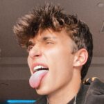 Josh Richards Instagram – sǝıɟlǝs ʇsod ʇ’uop I