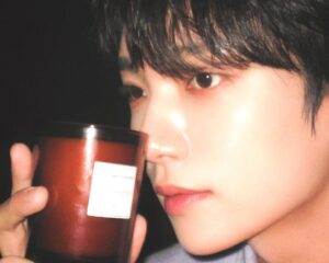 Joshua Instagram - I went to Paris and met Rami Mekdachi the founder of Lola James Harper… A great moment to celebrate our special edition candle THE JOSHUA HONG HAN RIVER WALK with Matcha Tea, Wood and Musk scents. The Han River is a place where I go to relax and find inspiration, I hope it brings you comfort and strength in your everyday life…
#JOSHUA #LOLAJAMESHARPER #JOSHUALOLAJAMESHARPER