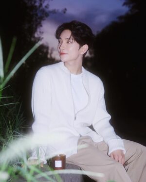 Joshua Instagram - 로라제임스하퍼와의 콜라보를 통해 여러분께 "HAN RIVER  WALK" 캔들을 선보일 수 있게 되어 기쁩니다. 이 제품은 제가 평소에도 좋아하는 한강으로부터 영감을 받아서 만들게 되었는데요, 저에게 한강이 큰 위로가 되는 것처럼 기쁠 때나 슬플 때나 여러분의 일상 속에서 HAN RIVER WALK의 향이 위로와 힘이 되길 바랍니다.
#JOSHUA #LOLAJAMESHARPER #JOSHUALOLAJAMESHARPER
