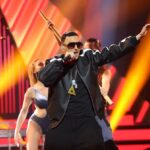 Josie Instagram – Contemplando el Limbo de @daddyyankee en @tucaramesuena y siento que nunca más saldré del Limbo de Cernuda: “Inhóspita en su adorno
parsimonioso, porcelanas, bronces,
muebles chinos, la casa
oscura toda era,
pálidas sus ventanas sobre el río,
y el color se escondía
en un retablo español, en un lienzo
francés, su brío amedrentado…” Espero que os haya gustado y os espero el viernes que viene para vivir juntos la entrega más increíble de este programa ídem… #viviendorase 😘