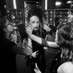 Josie Instagram - Qué nervios al subir por el clonador con un esmoquin blanco y negro y bajar desde un tobogán 🛝 convertido en @alaskaoficial para estar directamente en #laboladecristal... ✨🔮✨Esa es la magia de @tucaramesuena que nos da noches tan inolvidables como esta🙌🏻❣️🙌🏻... Gracias al equipo de vestuario y caracterización de @gestmusic por tanta paciencia y minuciosidad al hacer una conversion tan larga y complicada... ✨❣️✨ Y gracias siempre @anneigartiburu por unas instantáneas que son ya historia de mi vida televisiva #viviendorase Plató de Tu cara me suena