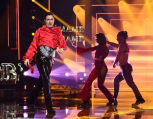 Josie Instagram - Qué gran noche ayer en @tucaramesuena ✨🥳✨ Gracias por estar tan masivamente disfrutando con nosotros❣️Imitar a @wrsandrei no fue fácil porque él baila y canta las 24h desde que era bebebé... ✨👶🏻✨! Gracias @miryambenedited y @borjarueda8 por ayudarme a bailar y a mi querido @w.alkala con el que machaqué un baile que recordaré de por vida... Gracias a todos mis amores que me arropaban alrededor: @fran_coem
@apastur21
@ana.acosta11
@marc.montojo
Os espero en Villa Josie ❣️
Gracias @manu_n03 por certificar que mi vocecilla podía enfrentarse a 16 galas, gracias @veronicatorrestey por ser la mejor profesora de canto del mundo y encima un ser de luz que tanto me ha apoyado y gracias @iasiain por ser flamante coach de todos nosotros, sin ti hubiera sido imposible sacar esta y tantas imitaciones adelante. Gracias a todos de corazón y el viernes que viene más y mejor #viviendorase a las 22h en @antena3com ✨🥳✨