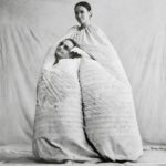 Josie Instagram - Ojalá vuestros sueños se hagan realidad este año. Ojalá se cumplan los deseos personales de tantos seres humanos que han huido de conflictos buscando una nueva oportunidad y han querido plasmarlos en la capa de @garaizabalstudio que habéis visto esta noche... Ojalá en 2023 podamos iniciar un camino de paz para todos y la paloma de @jacintodemanuel nos traiga suerte 🕊️ Gracias @eacnur por apoyarme en este proyecto que hicisteis vuestro desde el minuto cero. Gracias a todos los refugiados que habéis participado, customizando esta tienda de campaña que ahora es una capa llena de humanidad, amor y una lección de vida que nunca olvidaré... Gracias @cristipedroche por confiar en mí por octavo año consecutivo y creer en esta idea hasta el final una vez más... Feliz año a todos y sobre todo PAZ 🕊️