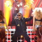 Josie Instagram – Contemplando el Limbo de @daddyyankee en @tucaramesuena y siento que nunca más saldré del Limbo de Cernuda: “Inhóspita en su adorno
parsimonioso, porcelanas, bronces,
muebles chinos, la casa
oscura toda era,
pálidas sus ventanas sobre el río,
y el color se escondía
en un retablo español, en un lienzo
francés, su brío amedrentado…” Espero que os haya gustado y os espero el viernes que viene para vivir juntos la entrega más increíble de este programa ídem… #viviendorase 😘