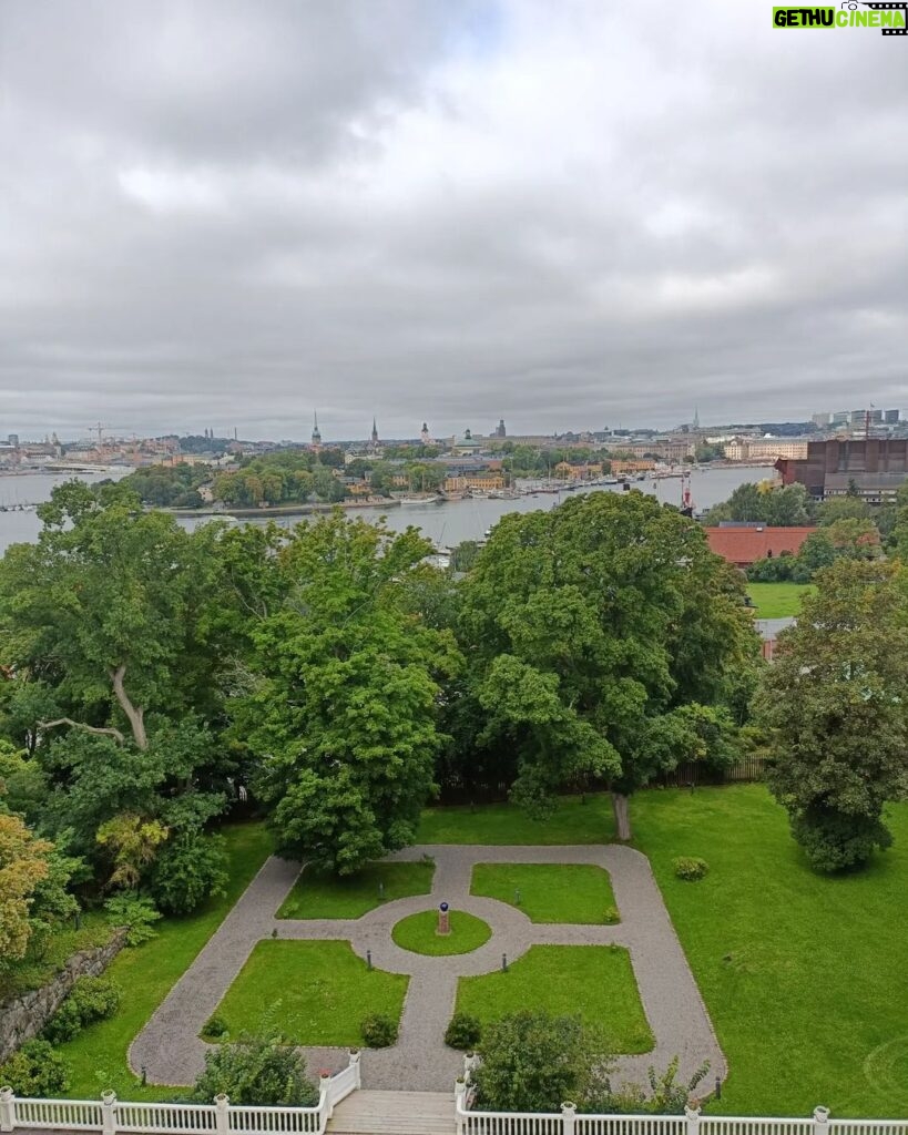 Josie Instagram - Atrapado en Estocolmo #viviendorasé :-) Djurgården